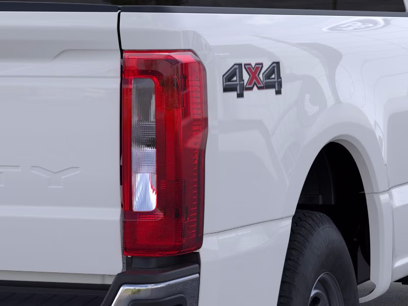 2026 Oxford White Ford Super Duty F-250 SRW XL 4X4 Truck