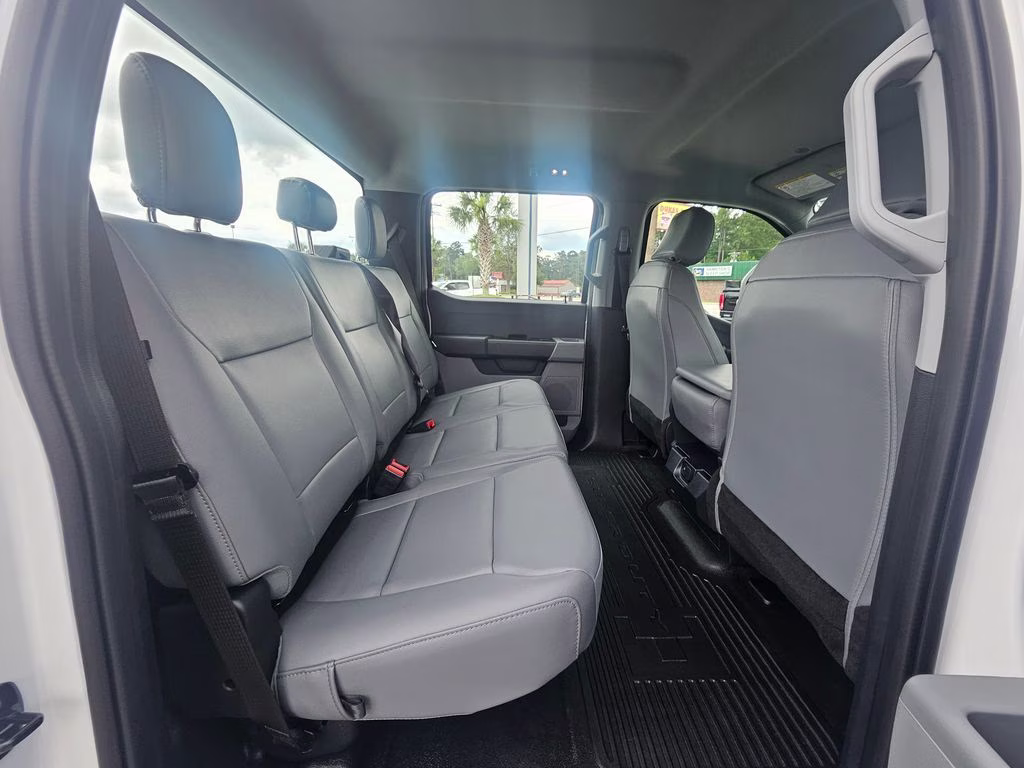 2026 Oxford White Ford Super Duty F-250 SRW XL 4X4 Truck