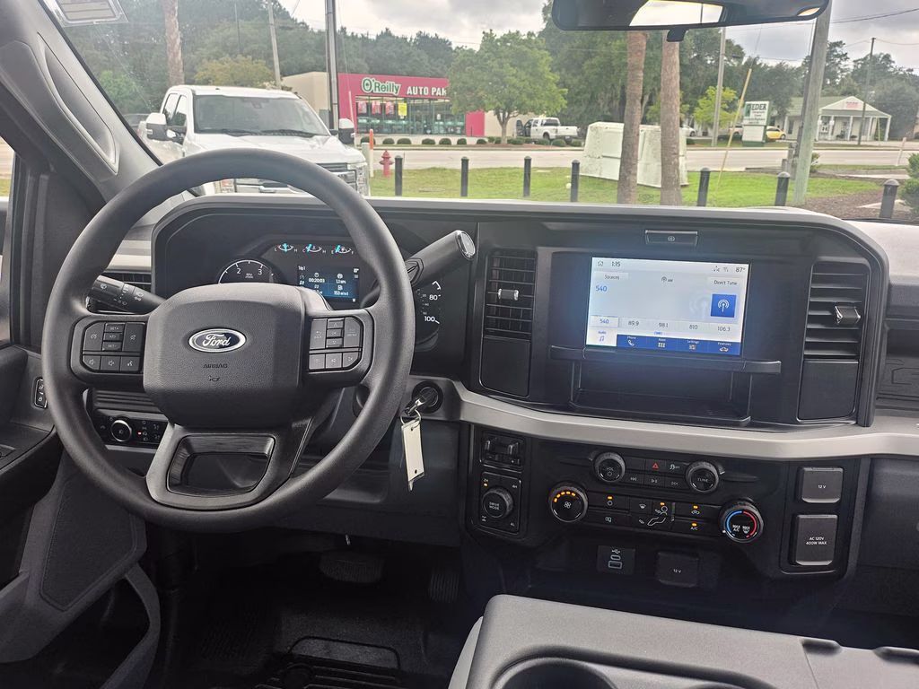 2026 Oxford White Ford Super Duty F-250 SRW XL 4X4 Truck
