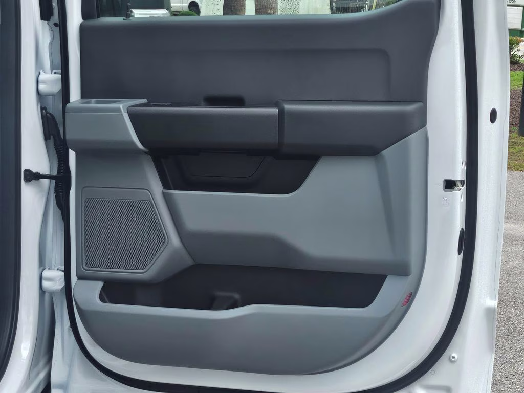 2026 Oxford White Ford Super Duty F-250 SRW XL 4X4 Truck