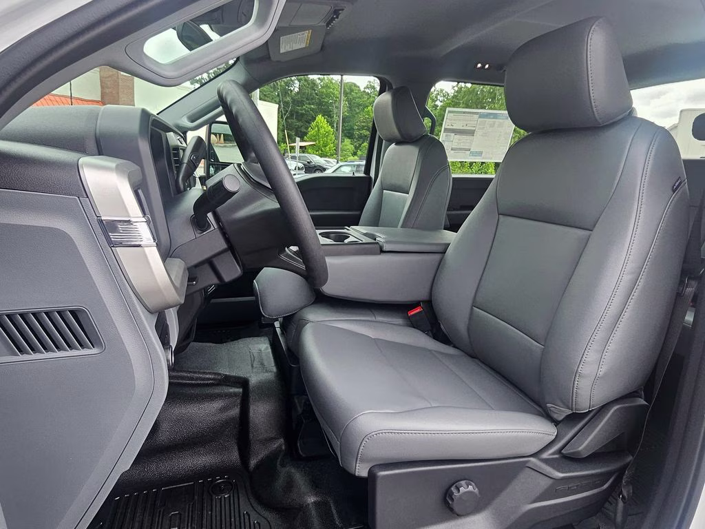 2026 Oxford White Ford Super Duty F-250 SRW XL 4X4 Truck