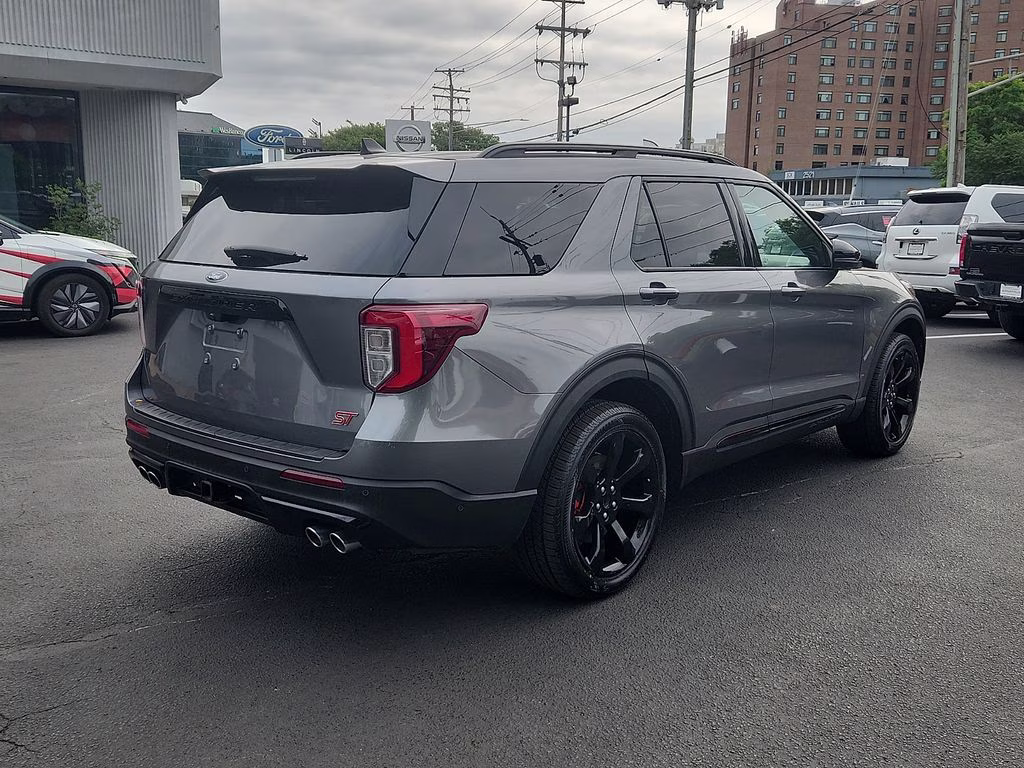 2021 Gray Metallic Ford Explorer ST 4X4 SUV