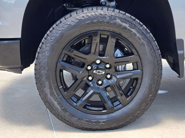 2026 Sterling Gray Metallic Chevrolet Silverado 1500 LT Trail Boss 4X4 Truck