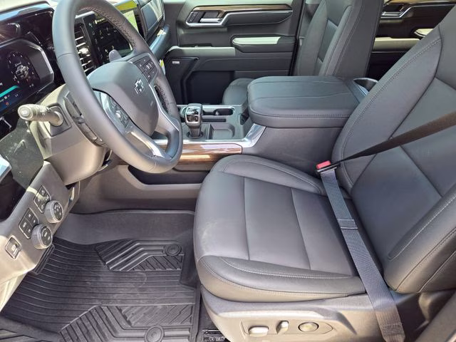 2026 Sterling Gray Metallic Chevrolet Silverado 1500 LT Trail Boss 4X4 Truck