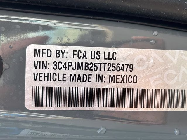 2026 Sting-Gray Clearcoat Jeep Cherokee Laredo 4X4 SUV
