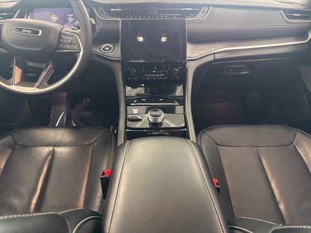 2023 Diamond Black Crystal Pearlcoat Jeep Grand Cherokee Limited 4X4 SUV