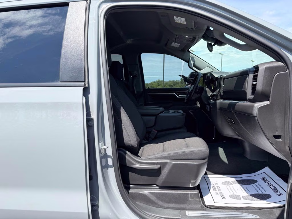 2024 Slate Gray Metallic Chevrolet Silverado 1500 LT 4X4 Truck