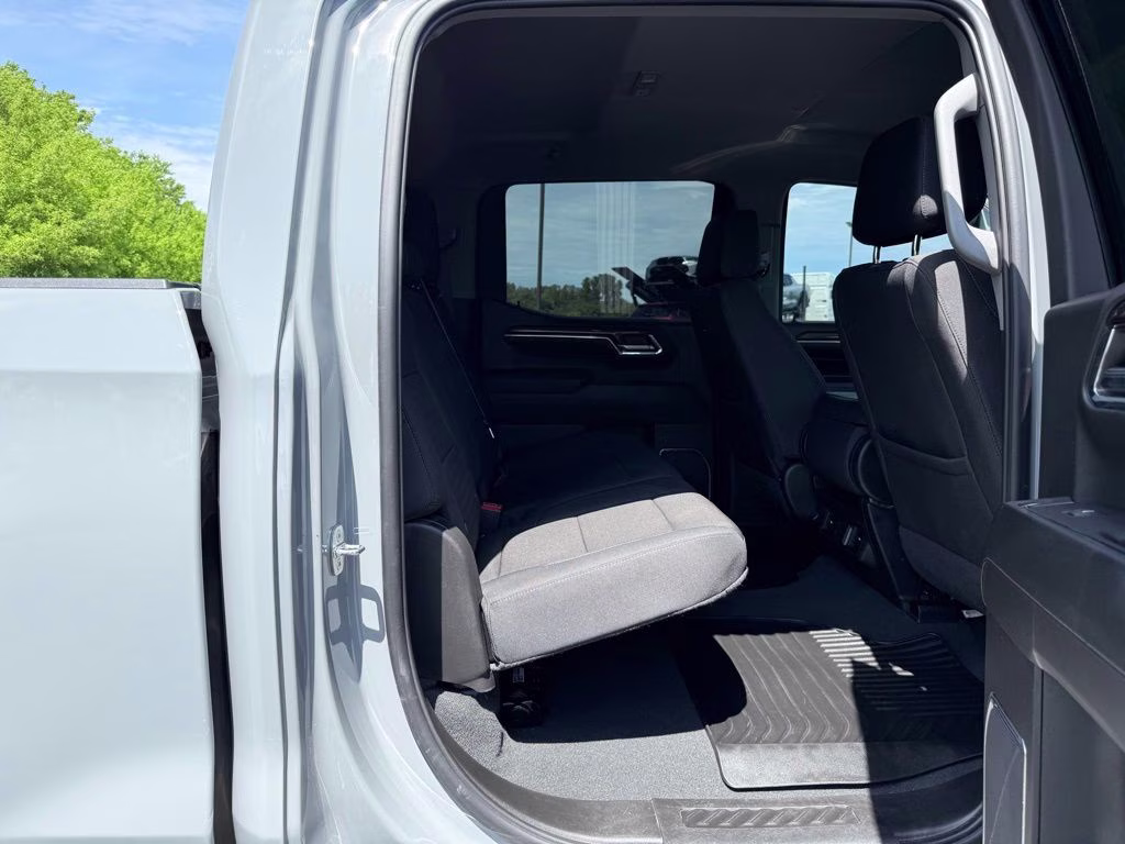 2024 Slate Gray Metallic Chevrolet Silverado 1500 LT 4X4 Truck