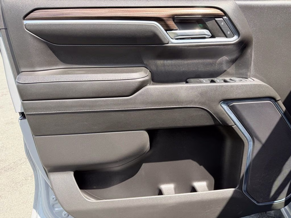 2024 Slate Gray Metallic Chevrolet Silverado 1500 LT 4X4 Truck
