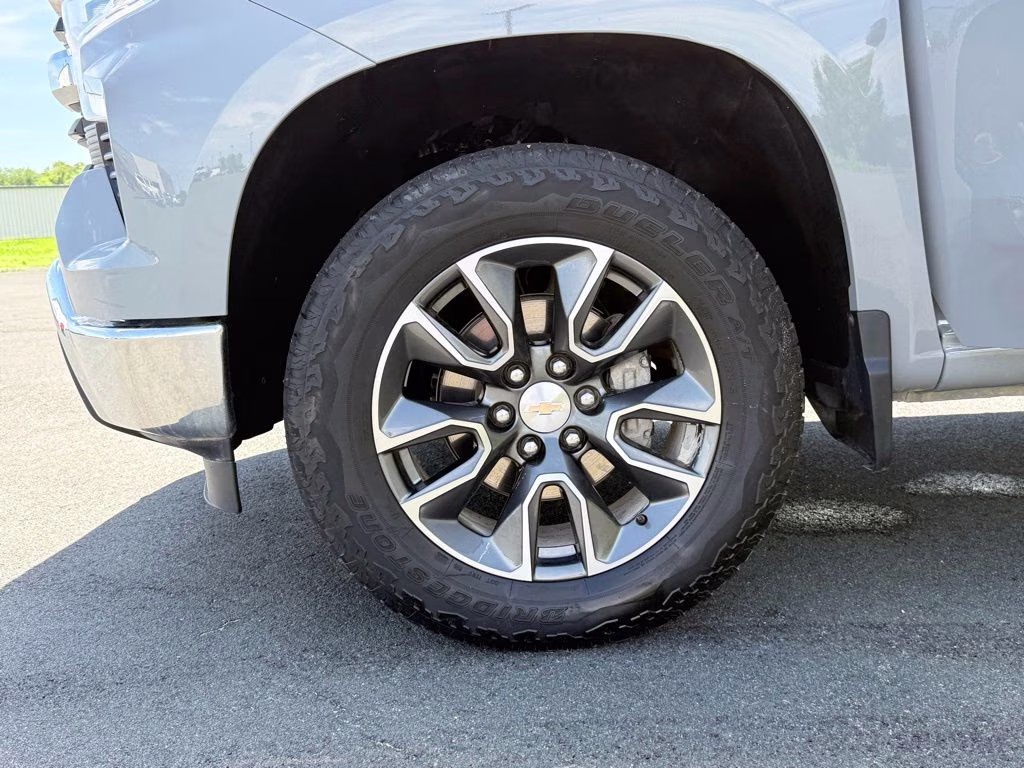 2024 Slate Gray Metallic Chevrolet Silverado 1500 LT 4X4 Truck