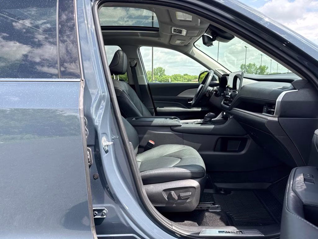 2025 Cloud Toyota Grand Highlander Platinum AWD SUV