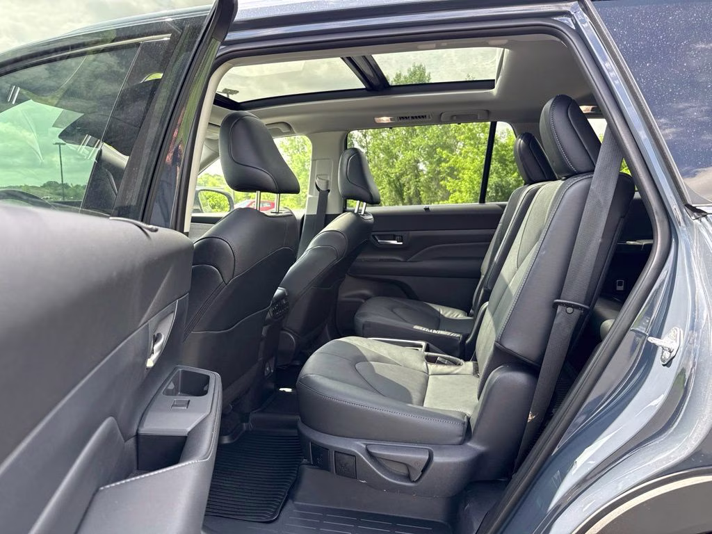 2025 Cloud Toyota Grand Highlander Platinum AWD SUV