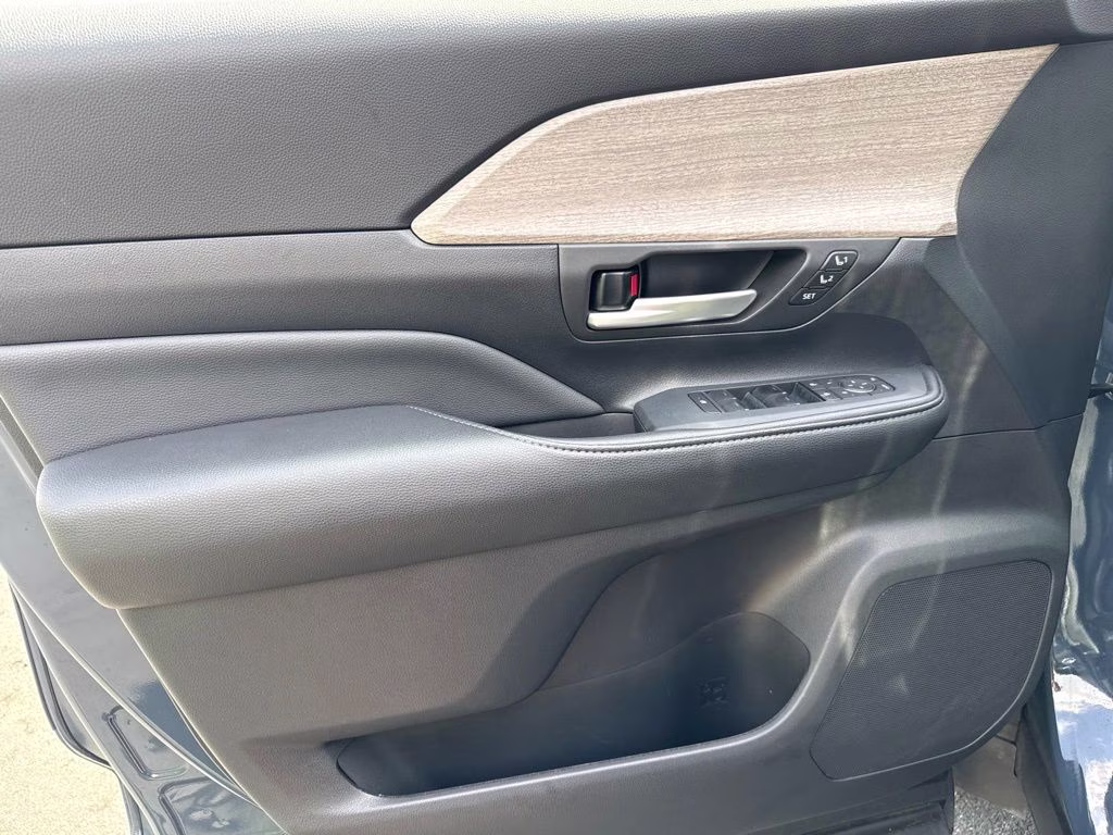 2025 Cloud Toyota Grand Highlander Platinum AWD SUV