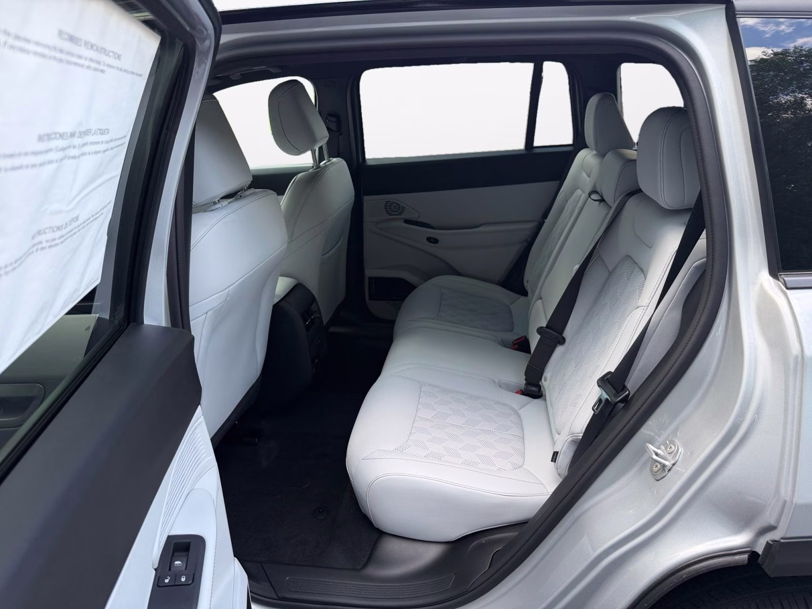 2026 Silver Zynith Clearcoat Jeep Cherokee Overland 4X4 SUV
