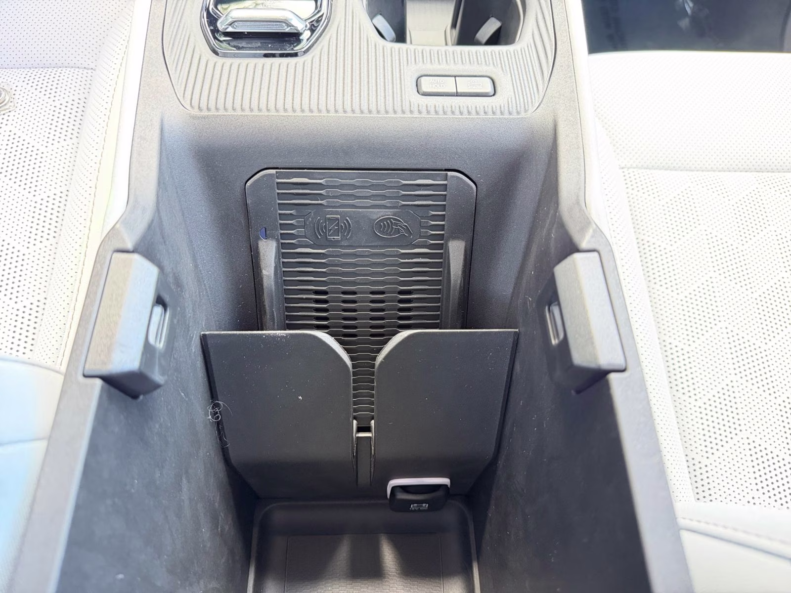 2026 Silver Zynith Clearcoat Jeep Cherokee Overland 4X4 SUV