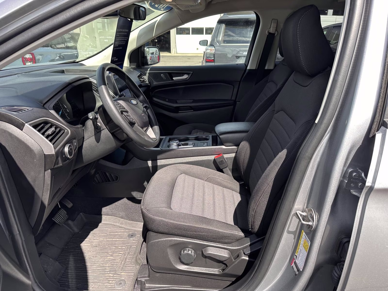 2024 Iconic Silver Metallic Ford Edge SE AWD AWD SUV
