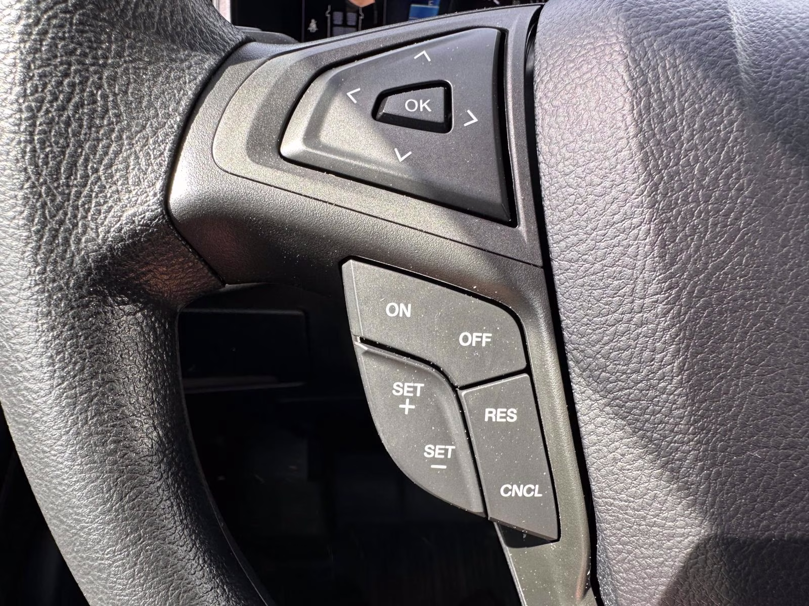 2024 Iconic Silver Metallic Ford Edge SE AWD AWD SUV