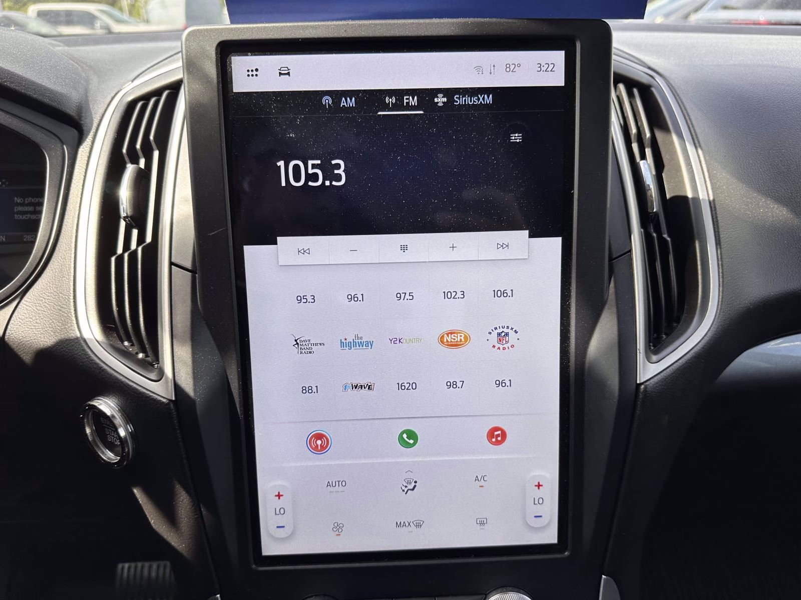 2024 Iconic Silver Metallic Ford Edge SE AWD AWD SUV