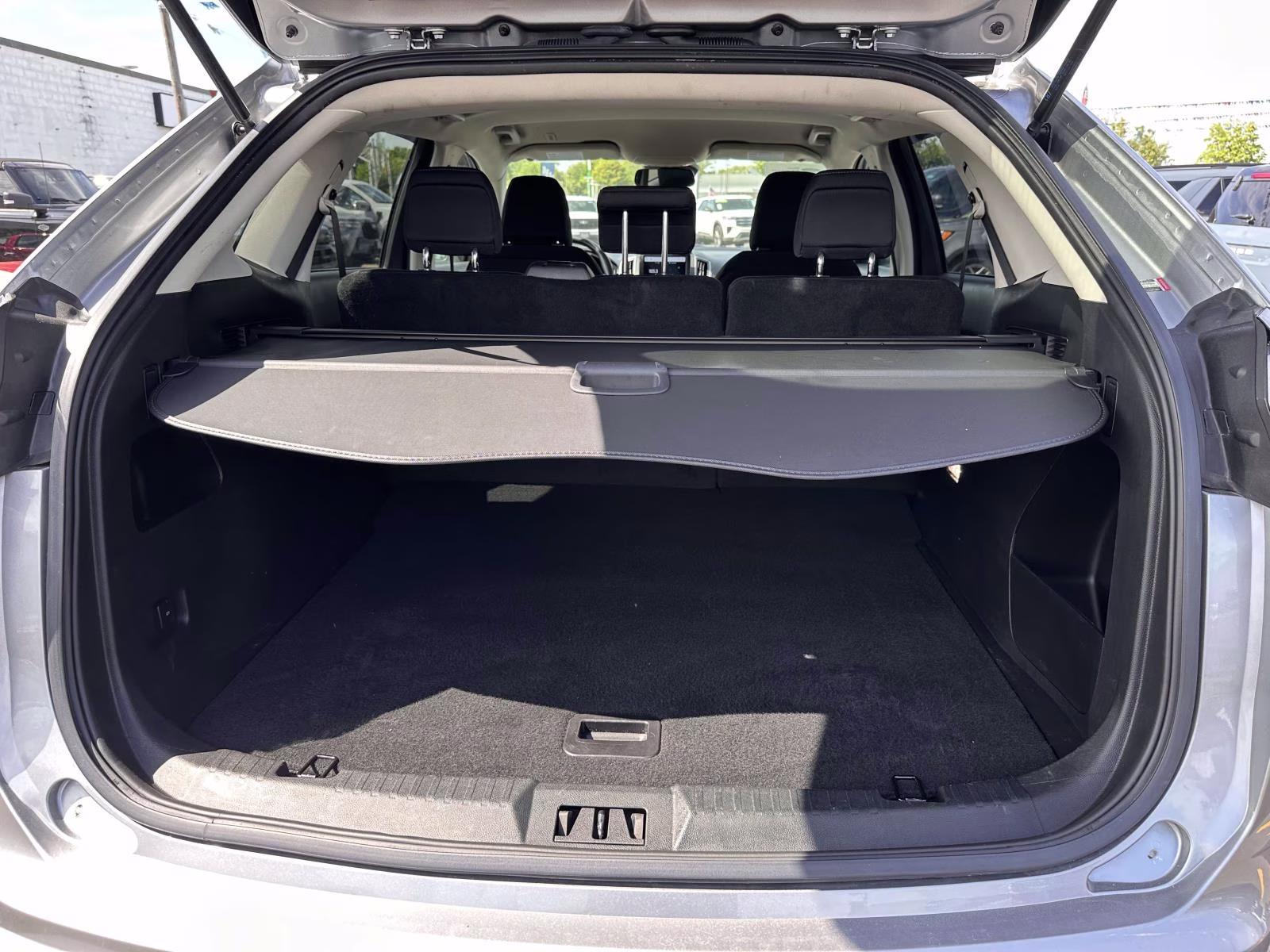 2024 Iconic Silver Metallic Ford Edge SE AWD AWD SUV