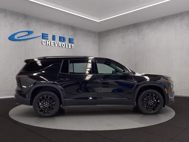 2026 Mosaic Black Metallic Chevrolet Traverse LT AWD SUV