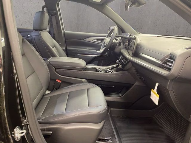 2026 Mosaic Black Metallic Chevrolet Traverse LT AWD SUV