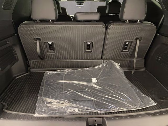 2026 Mosaic Black Metallic Chevrolet Traverse LT AWD SUV