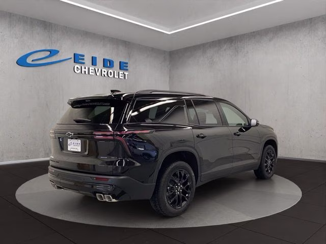2026 Mosaic Black Metallic Chevrolet Traverse LT AWD SUV