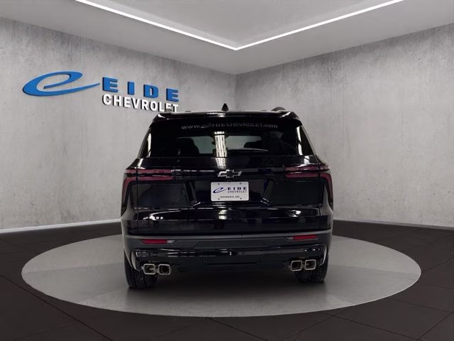 2026 Mosaic Black Metallic Chevrolet Traverse LT AWD SUV