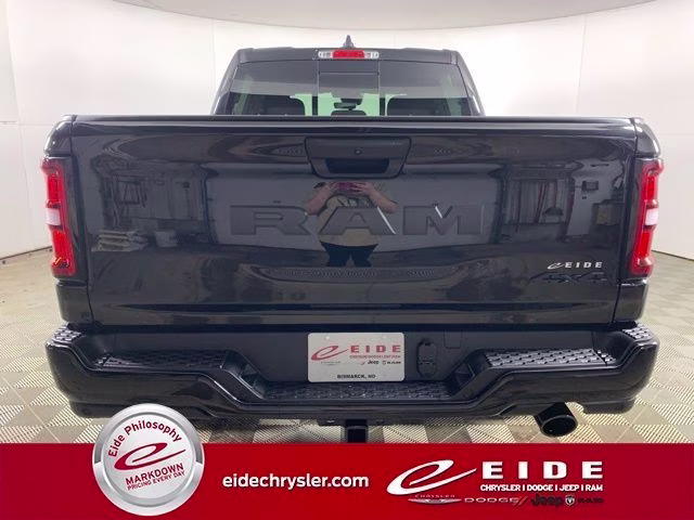 2026 Diamond Black Crystal Pearlcoat Ram 1500 Express 4X4 Truck