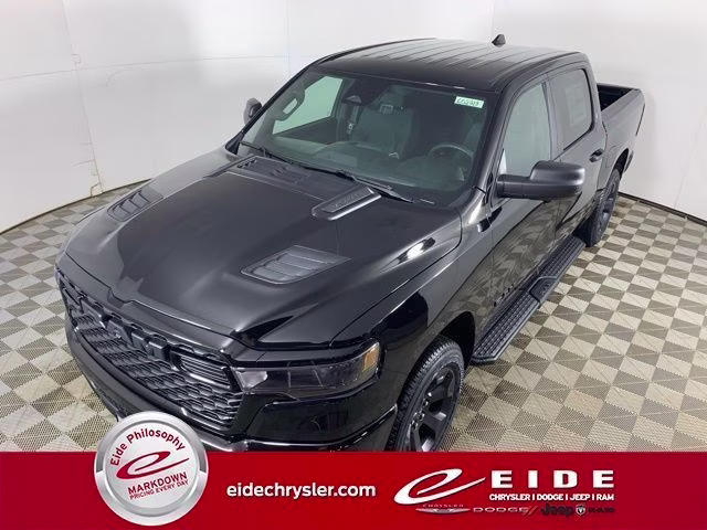 2026 Diamond Black Crystal Pearlcoat Ram 1500 Express 4X4 Truck