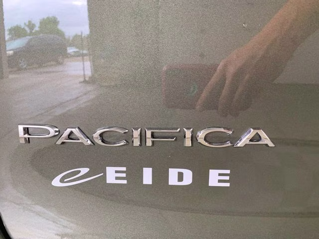 2027 Olive Green Chrysler Pacifica Select AWD AWD Van