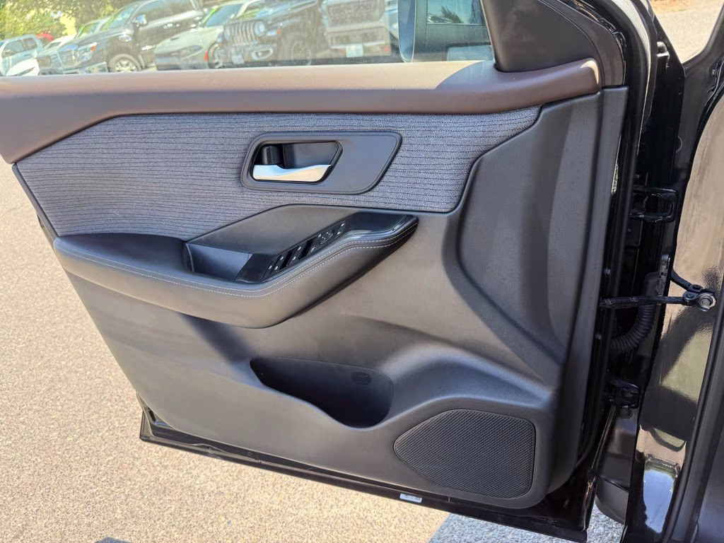 2023 Super Black Nissan Rogue SV AWD SUV