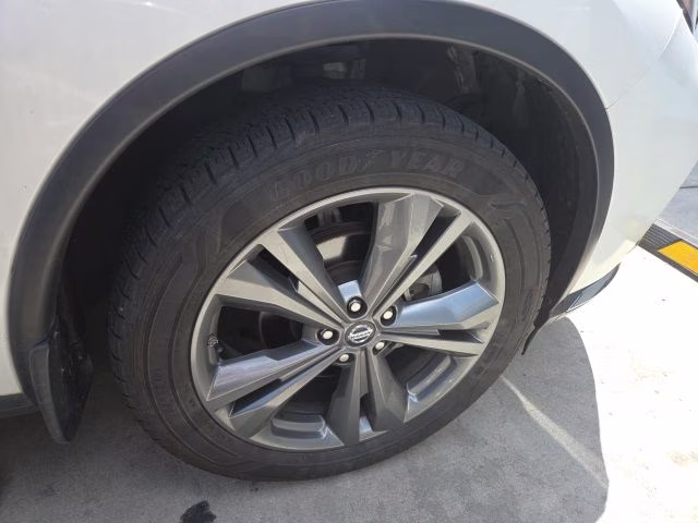 2019 Pearl White Tricoat Nissan Murano Platinum AWD SUV