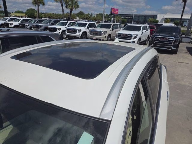 2019 Pearl White Tricoat Nissan Murano Platinum AWD SUV