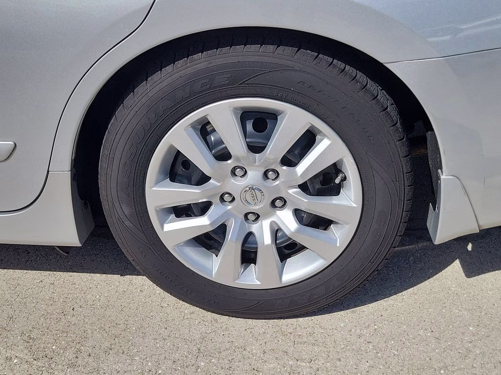 2018 Brilliant Silver Metallic Nissan Altima 2.5 S FWD Sedan