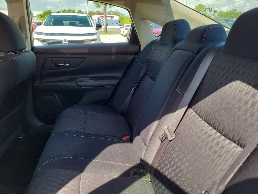 2018 Brilliant Silver Metallic Nissan Altima 2.5 S FWD Sedan