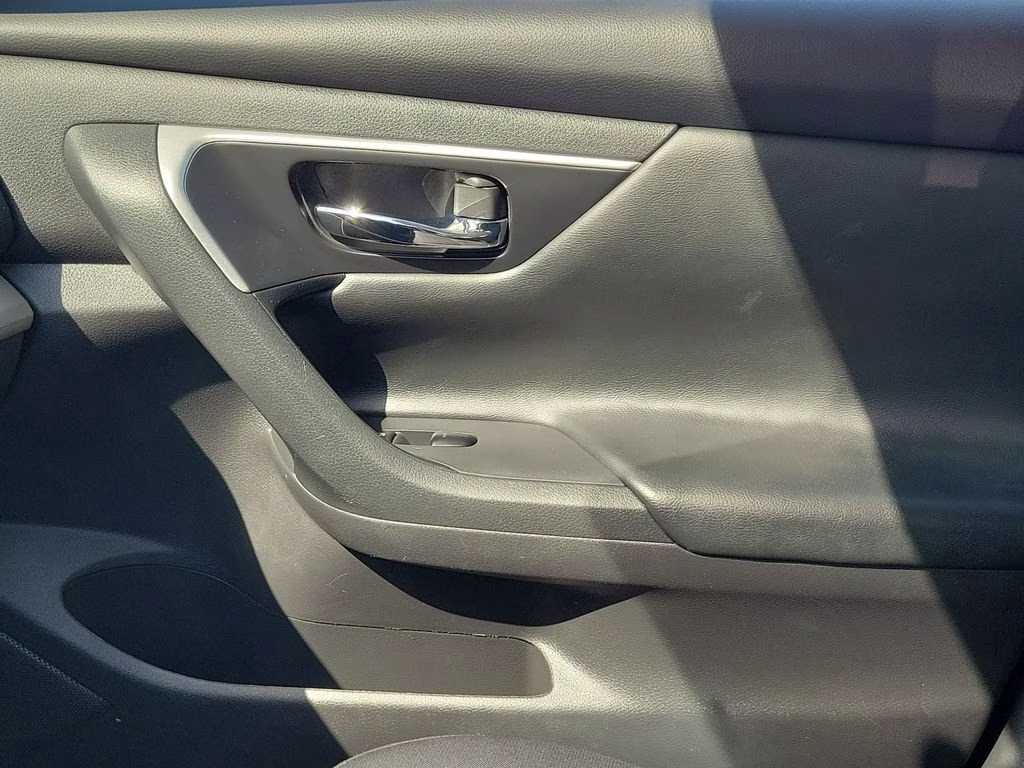 2018 Brilliant Silver Metallic Nissan Altima 2.5 S FWD Sedan