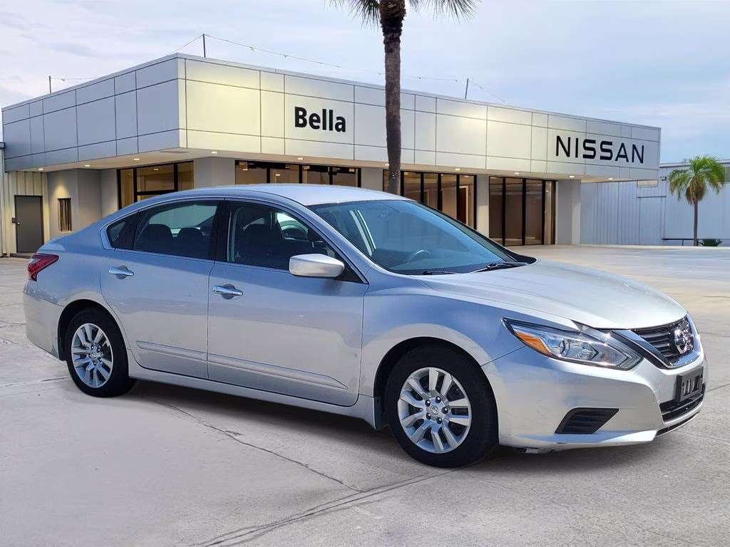 2018 Brilliant Silver Metallic Nissan Altima 2.5 S FWD Sedan