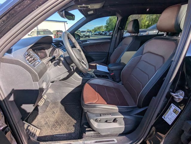2022 Black Volkswagen Tiguan 2.0T SEL R-Line AWD SUV