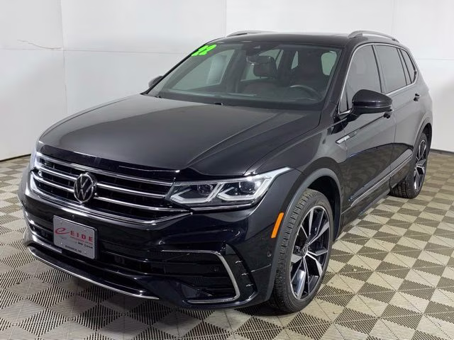 2022 Deep Black Pearl Volkswagen Tiguan 2.0T SEL R-Line AWD SUV