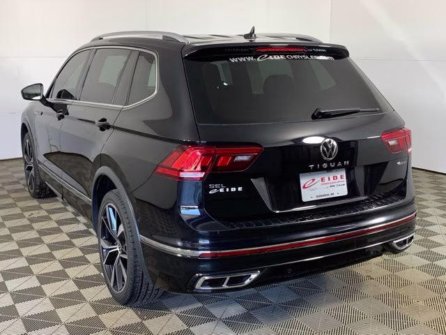2022 Deep Black Pearl Volkswagen Tiguan 2.0T SEL R-Line AWD SUV