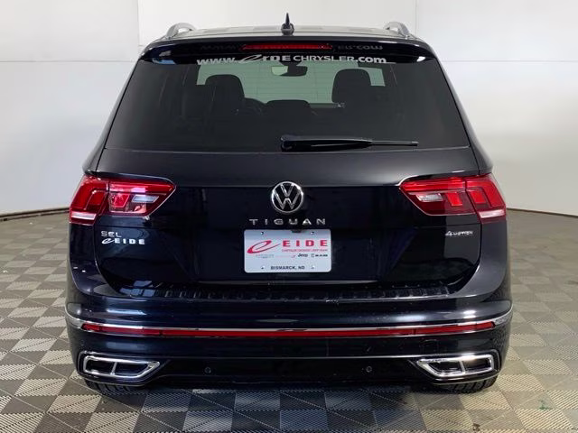 2022 Deep Black Pearl Volkswagen Tiguan 2.0T SEL R-Line AWD SUV