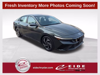 2024 Amazon Gray Hyundai Elantra SEL FWD Sedan