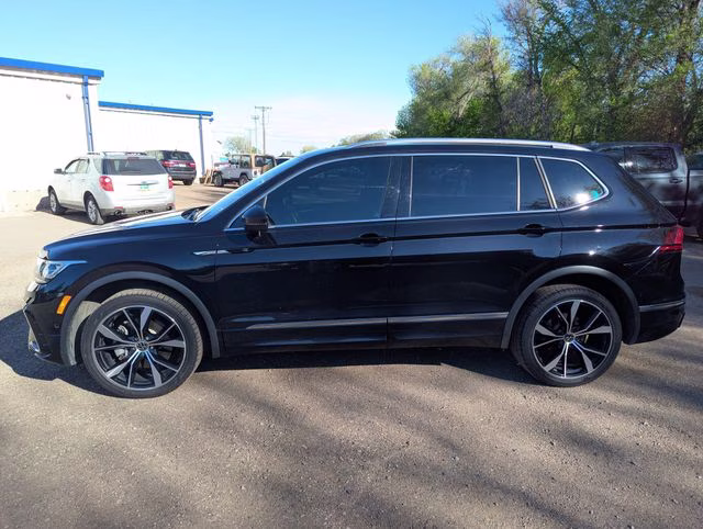 2022 Black Volkswagen Tiguan 2.0T SEL R-Line AWD SUV