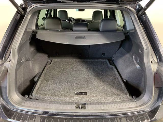 2022 Deep Black Pearl Volkswagen Tiguan 2.0T SEL R-Line AWD SUV