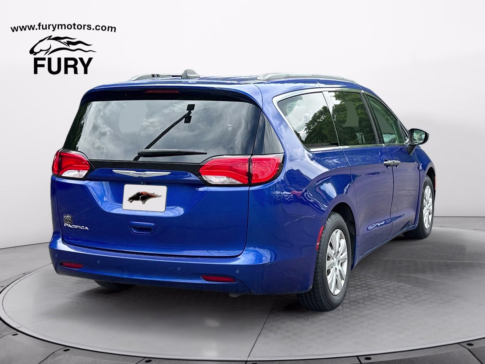 2019 Ocean Blue Metallic Chrysler Pacifica L FWD Van