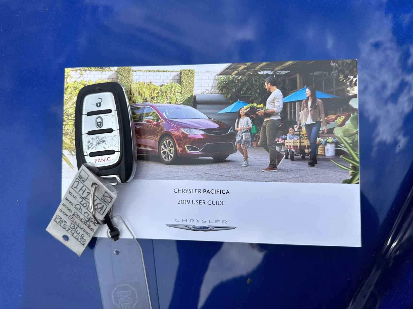 2019 Ocean Blue Metallic Chrysler Pacifica L FWD Van