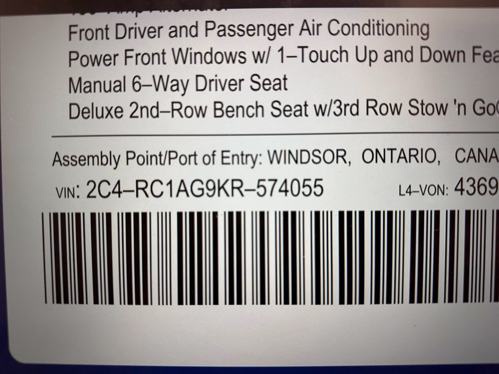 2019 Ocean Blue Metallic Chrysler Pacifica L FWD Van