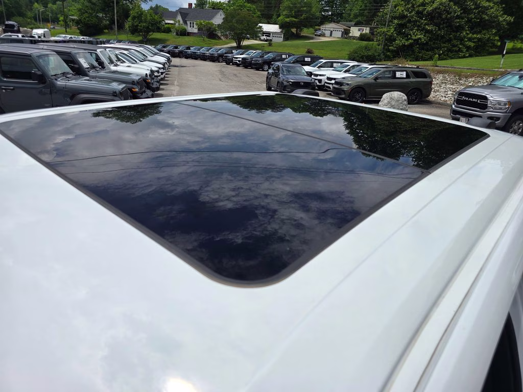 2023 Oxford White Ford F-150 Raptor 4X4 Truck