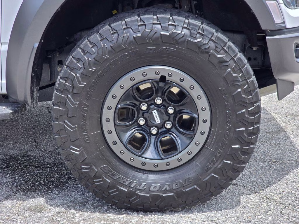 2023 Oxford White Ford F-150 Raptor 4X4 Truck